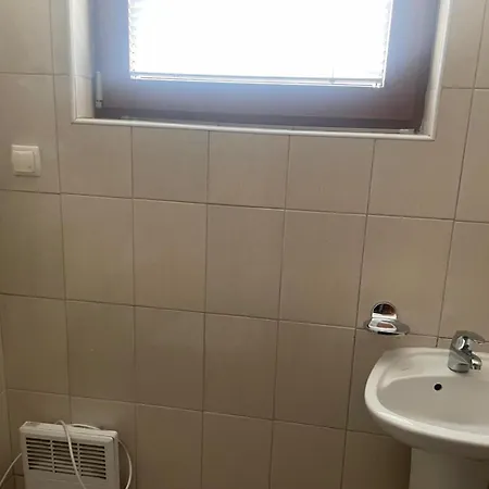 27 Monastery 반스코